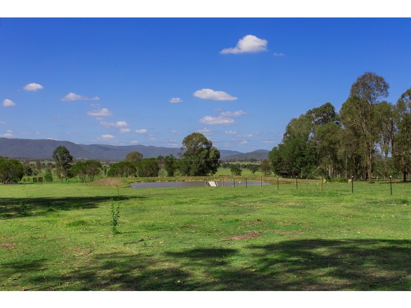 1455  Neurum Road, Mount Archer QLD 4514