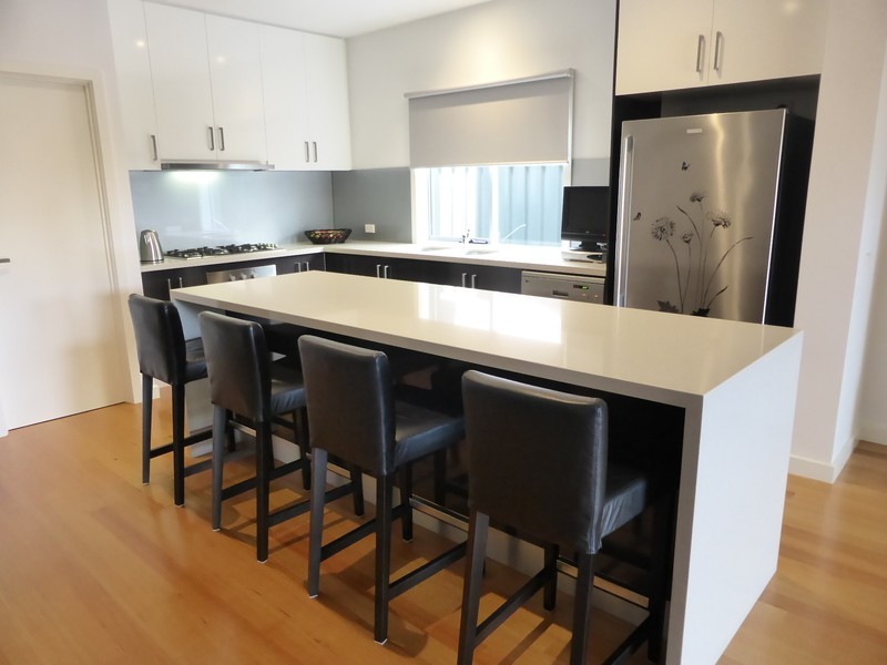 30 Brunton Ave, Caroline Springs VIC 3023