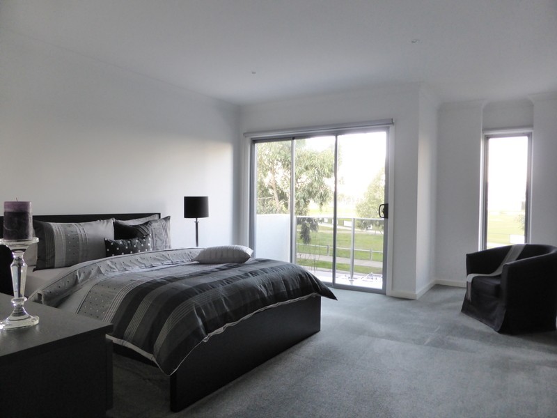 30 Brunton Ave, Caroline Springs VIC 3023