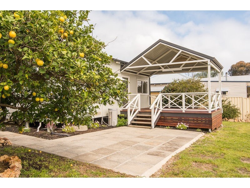21 Lawley Street, Collie WA 6225