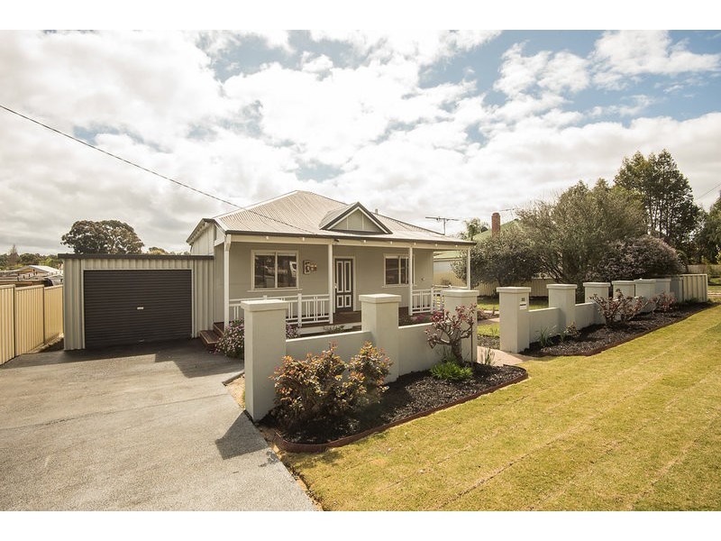 21 Lawley Street, Collie WA 6225