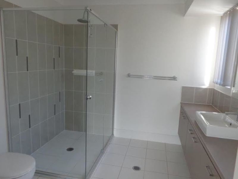 86 Carinyan Drive, Birkdale QLD 4159