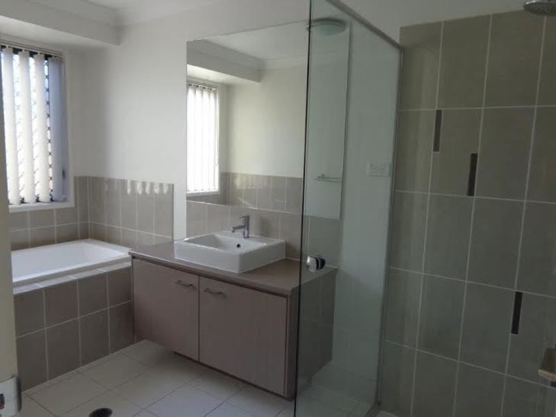 86 Carinyan Drive, Birkdale QLD 4159