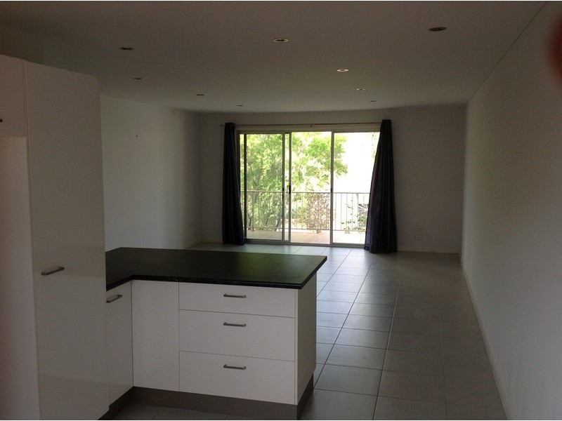 5 Angie court, Mermaid Waters QLD 4218