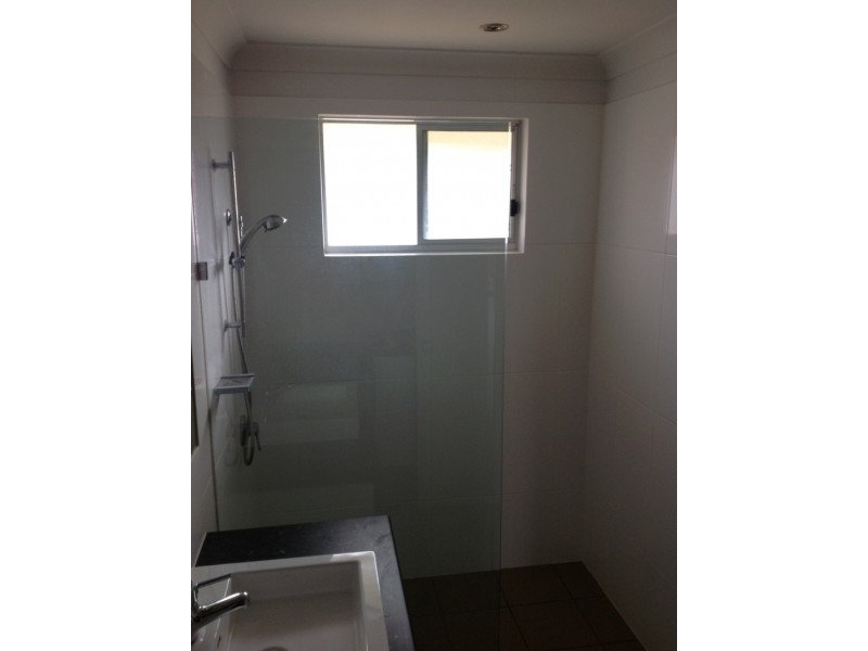 5 Angie court, Mermaid Waters QLD 4218