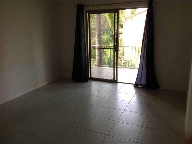 5 Angie court, Mermaid Waters QLD 4218