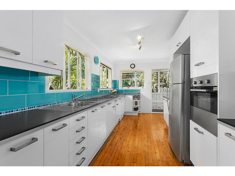 12 Bird Street, Manly QLD 4179