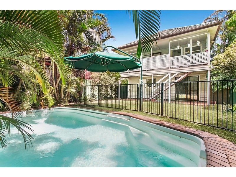 12 Bird Street, Manly QLD 4179