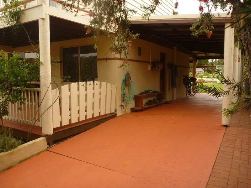 25  Chiltern rd, Denmark WA 6333