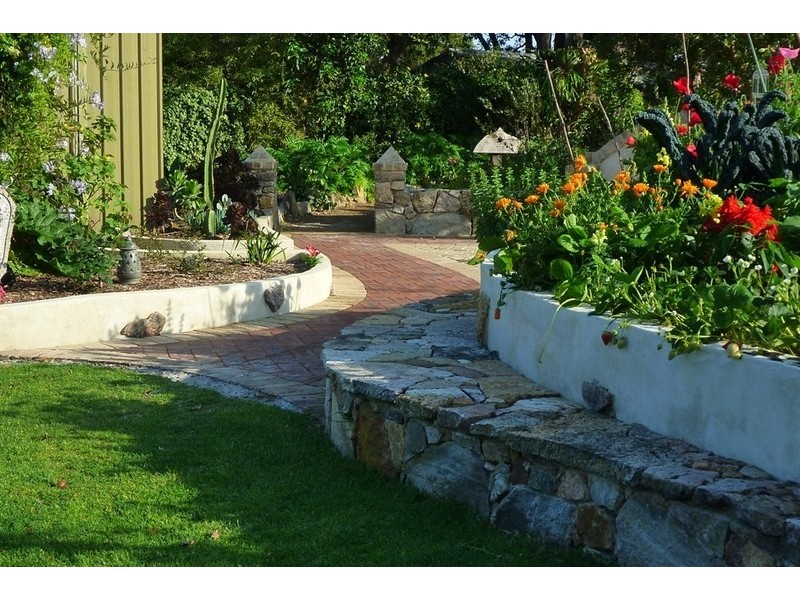 25  Chiltern rd, Denmark WA 6333