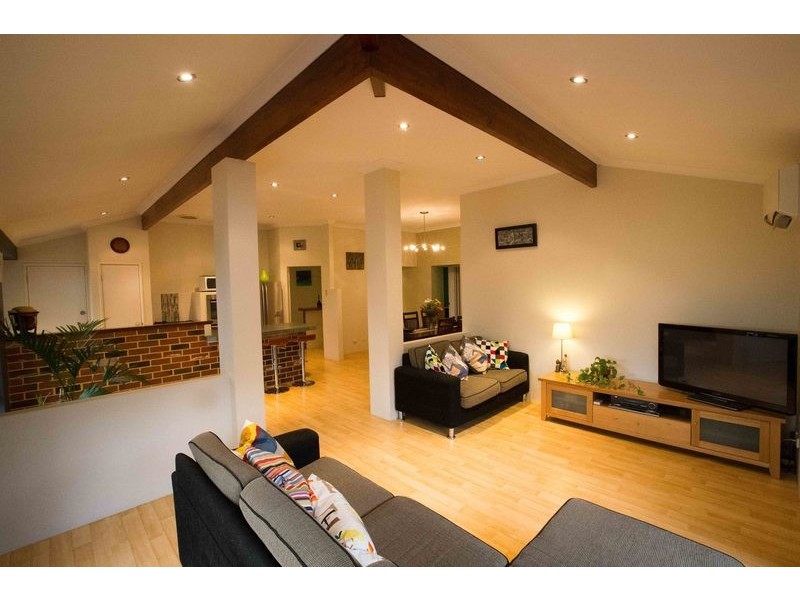 11 Klem Ave, Redcliffe WA 6104