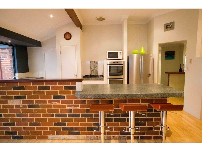 11 Klem Ave, Redcliffe WA 6104