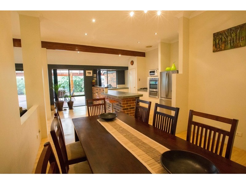 11 Klem Ave, Redcliffe WA 6104