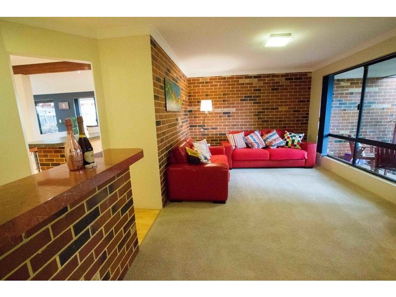 11 Klem Ave, Redcliffe WA 6104