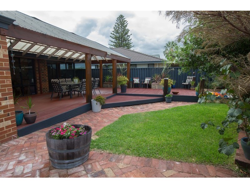 11 Klem Ave, Redcliffe WA 6104