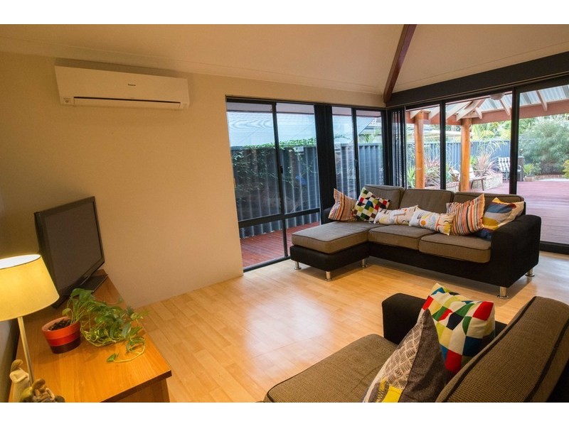 11 Klem Ave, Redcliffe WA 6104