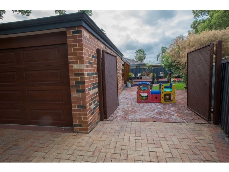 11 Klem Ave, Redcliffe WA 6104