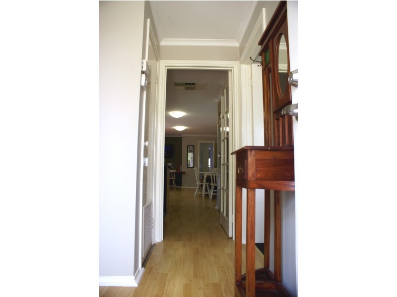 18  Shale Ct, Delahey VIC 3037