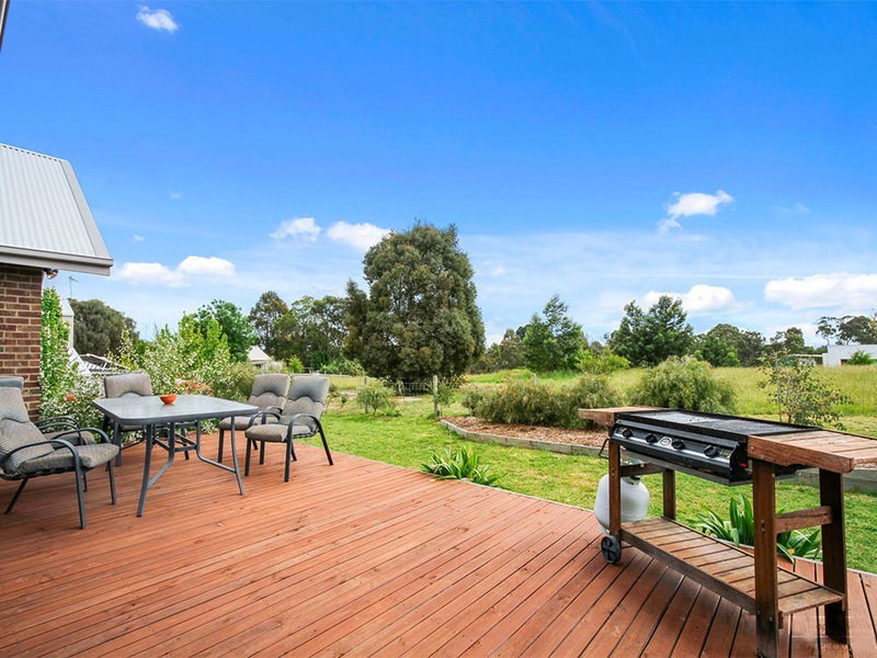 16 Falcon Grove, Metung VIC 3904