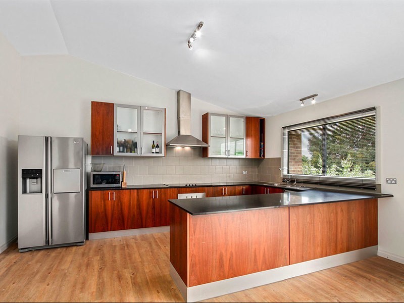 16 Falcon Grove, Metung VIC 3904