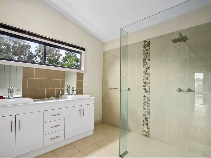 16 Falcon Grove, Metung VIC 3904