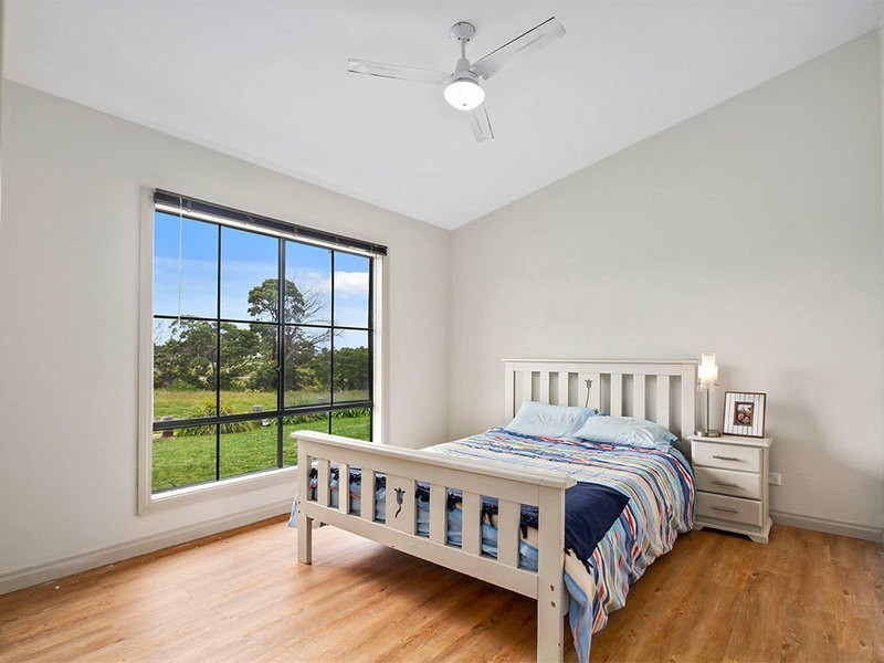 16 Falcon Grove, Metung VIC 3904