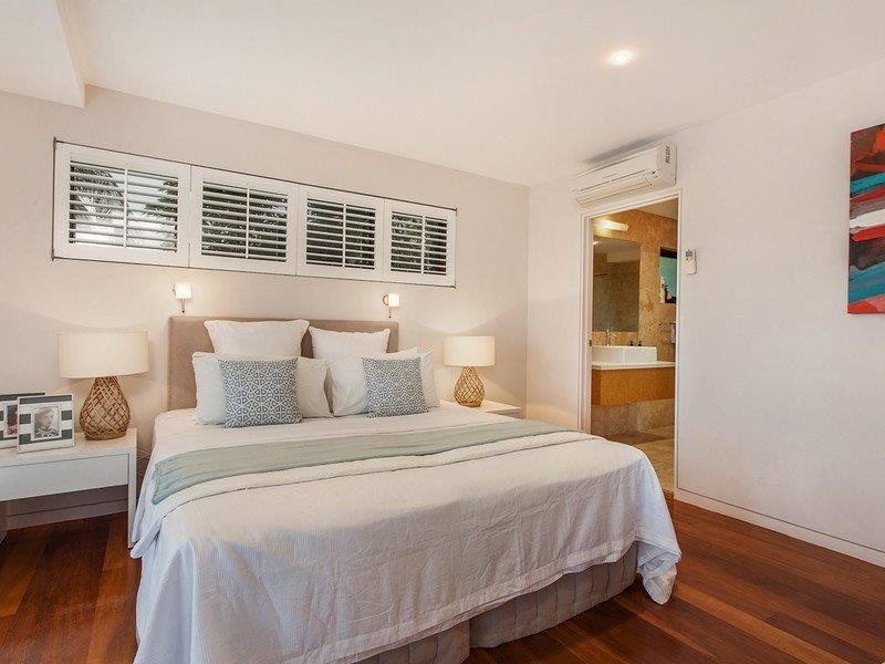 95 HARRIER DRV, Burleigh Waters QLD 4220