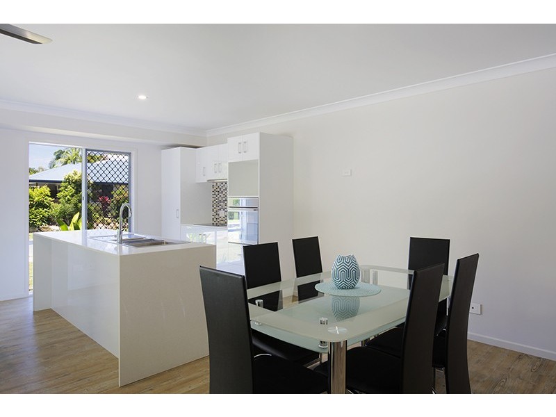 1 & 2 / 2 Crows Ash Place, Kuluin QLD 4558