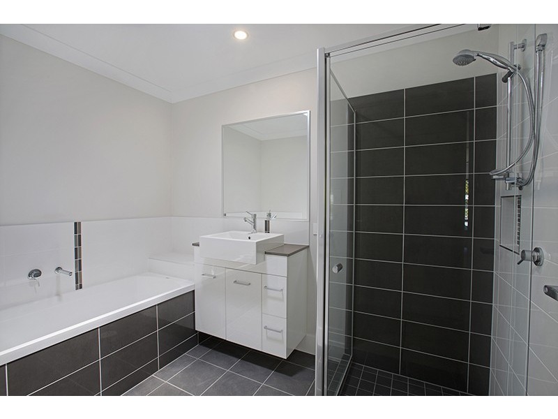 1 & 2 / 2 Crows Ash Place, Kuluin QLD 4558