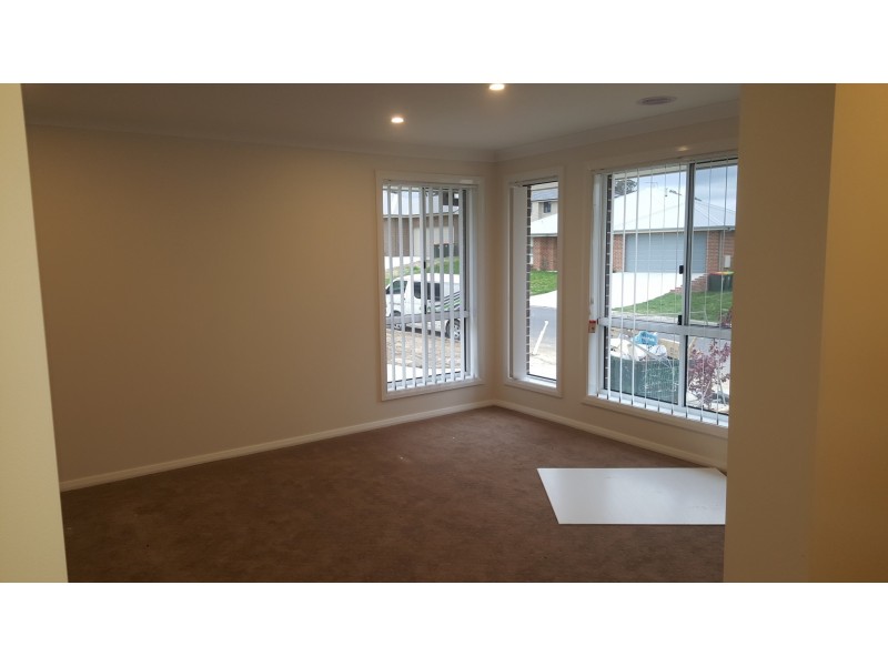 9 Glasson Dr, Orange NSW 2800