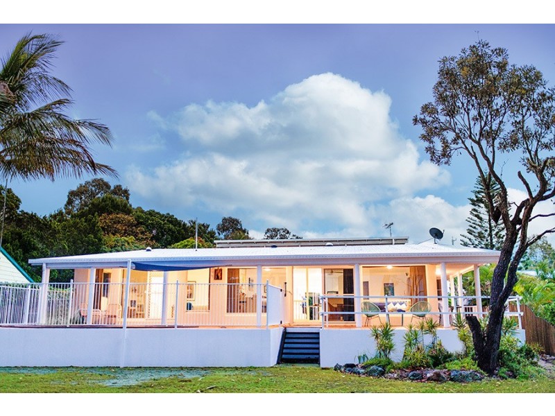 219 Boronia Dr, Poona QLD 4650