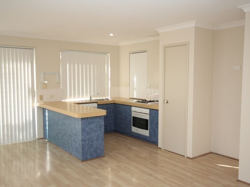 14 Stratton St, Hamilton Hill WA 6163