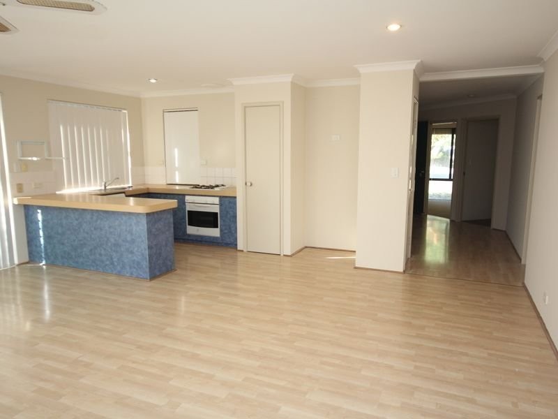 14 Stratton St, Hamilton Hill WA 6163