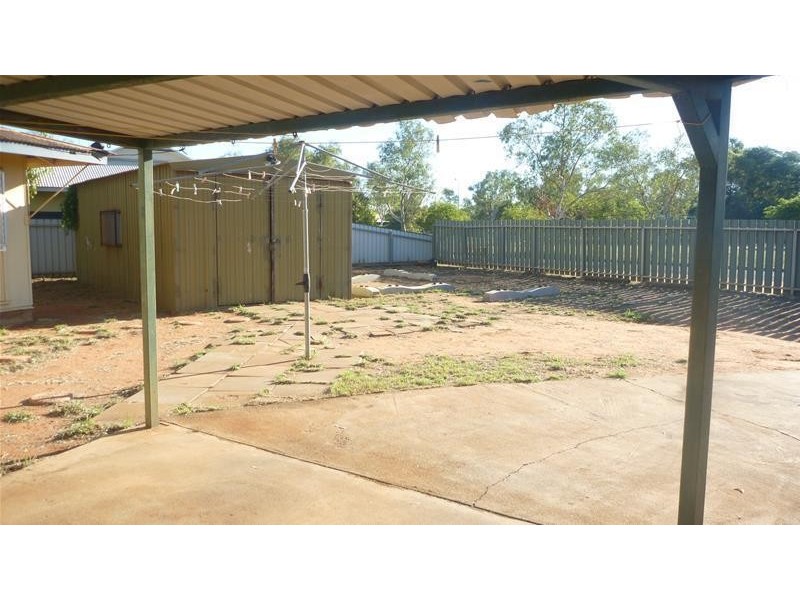 32 Roberts St, South Hedland WA 6722