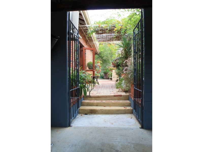 231  Scarborough Beach Rd, Doubleview WA 6018