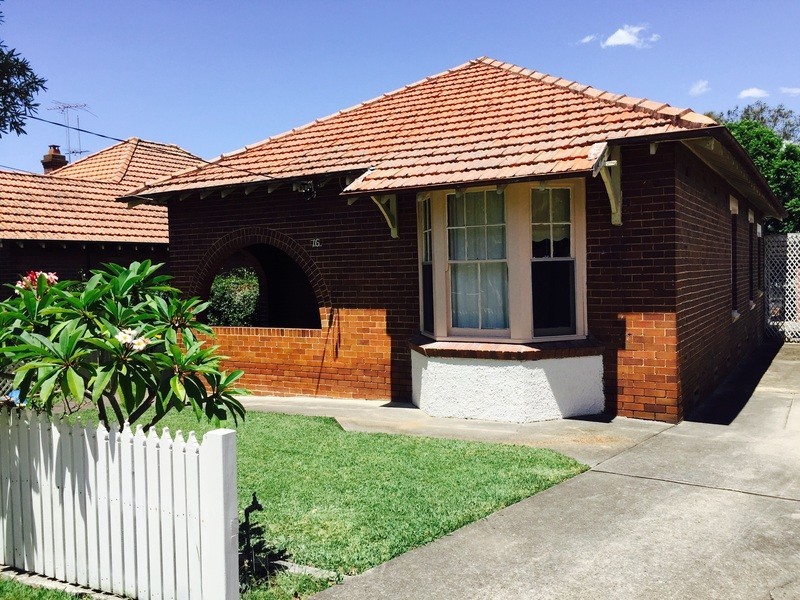 16 Jones Street, Concord NSW 2137