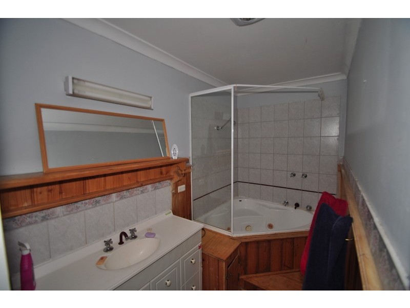 140 Asher Rd, Paulls Valley WA 6076