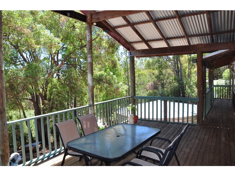 140 Asher Rd, Paulls Valley WA 6076