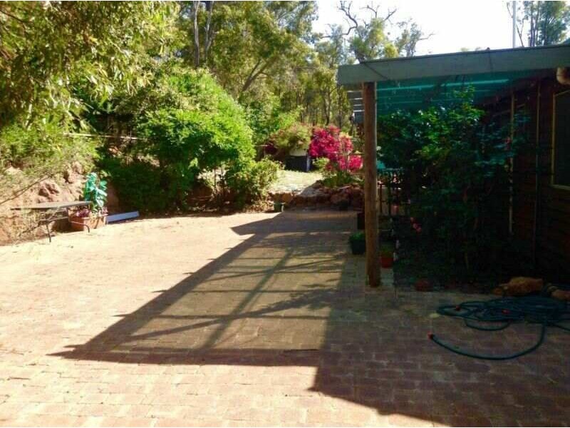 140 Asher Rd, Paulls Valley WA 6076