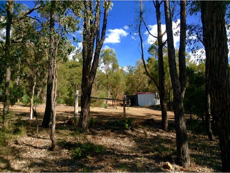 140 Asher Rd, Paulls Valley WA 6076