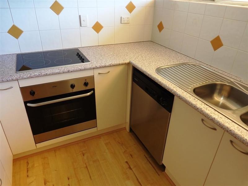 4/19 Norman Crescent, Norman Park QLD 4170