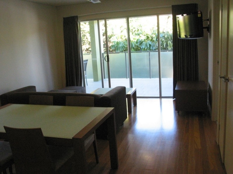 15/221 Sir Fred Schonell Drive, St Lucia QLD 4067