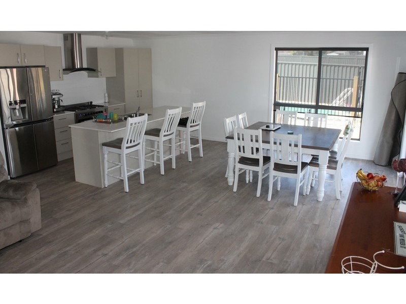 18 Wattlebird Road, South Nowra NSW 2541