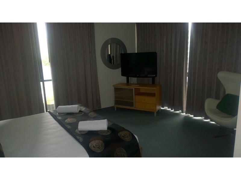 504/17 Albert Avenue, Broadbeach QLD 4218
