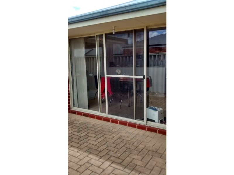 2/8 Warnock Lane, Midland WA 6056