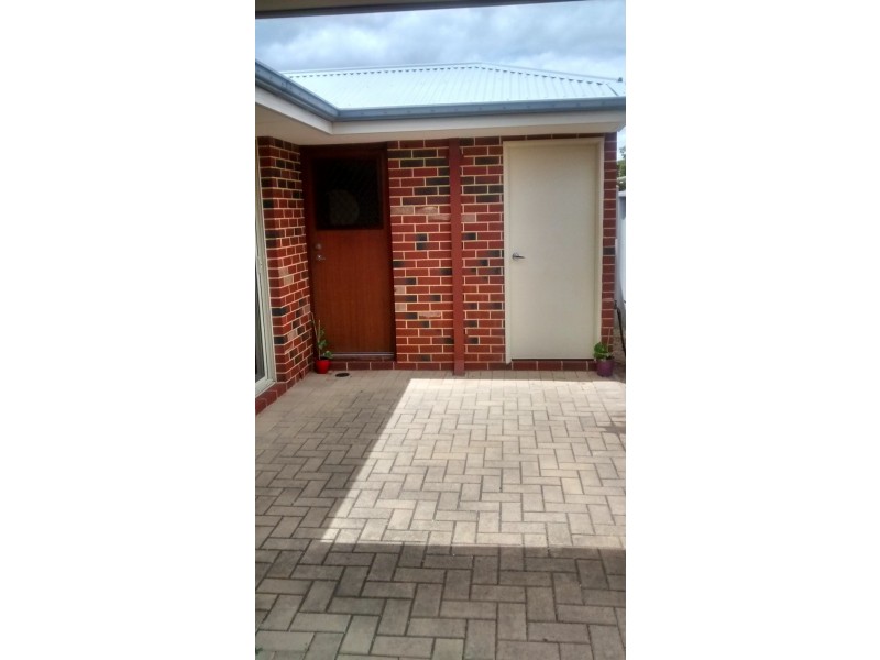 2/8 Warnock Lane, Midland WA 6056