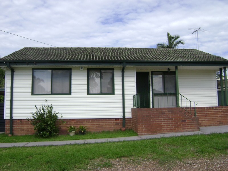 12 Eaglehawk St, Heckenberg NSW 2168