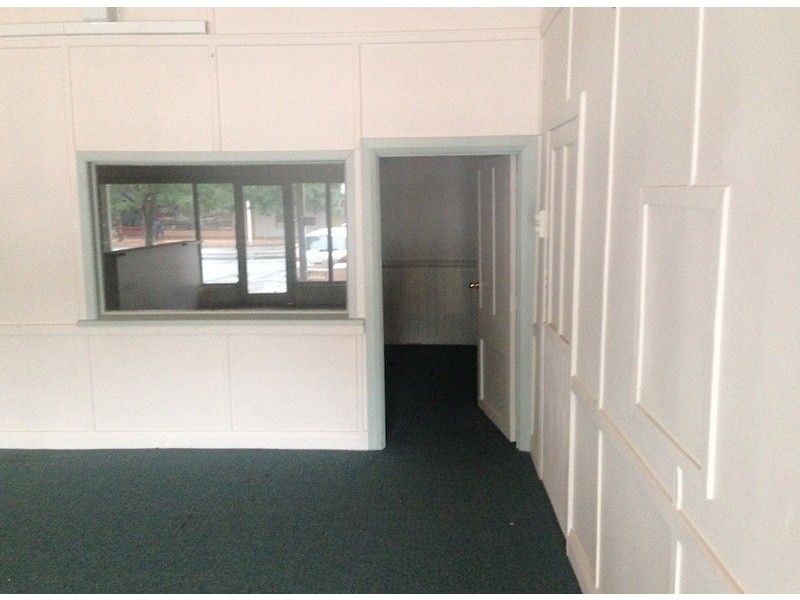 94 Lachlan st, Hay NSW 2711