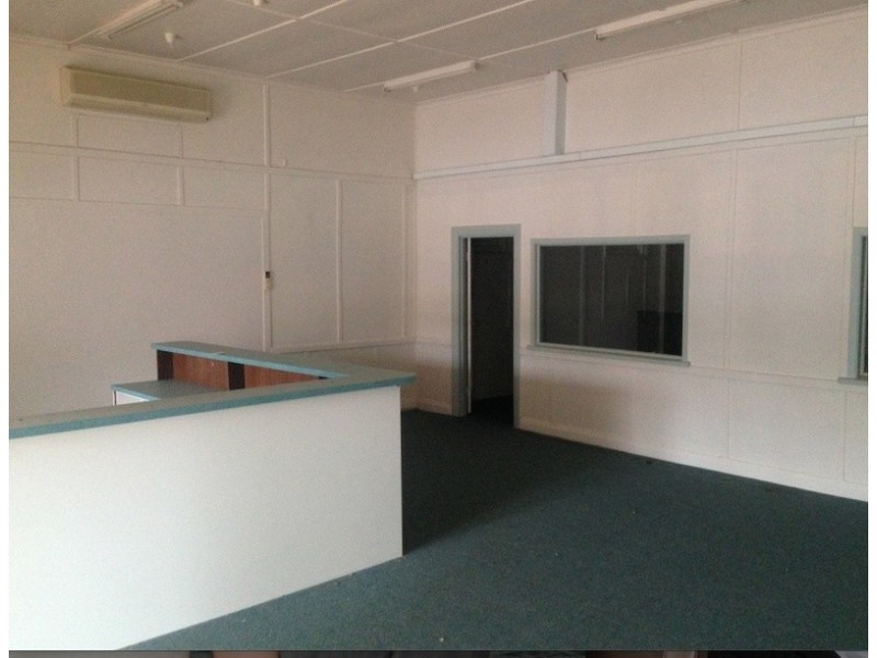 94 Lachlan st, Hay NSW 2711