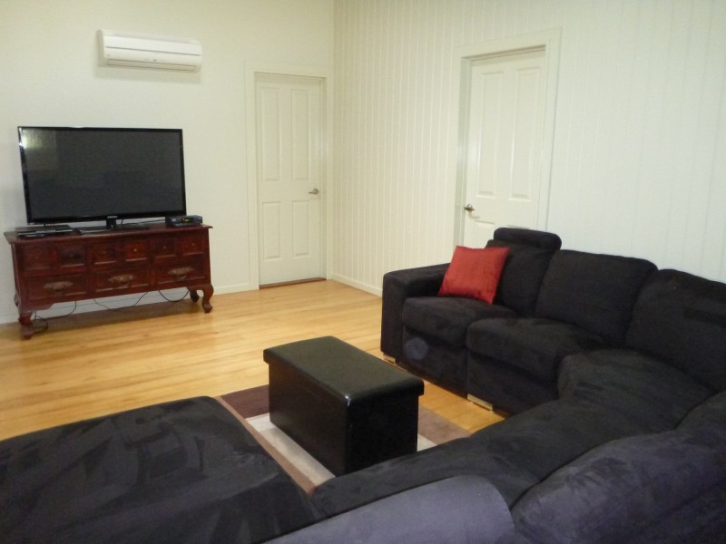 49 Dundas Street, Emerald QLD 4720